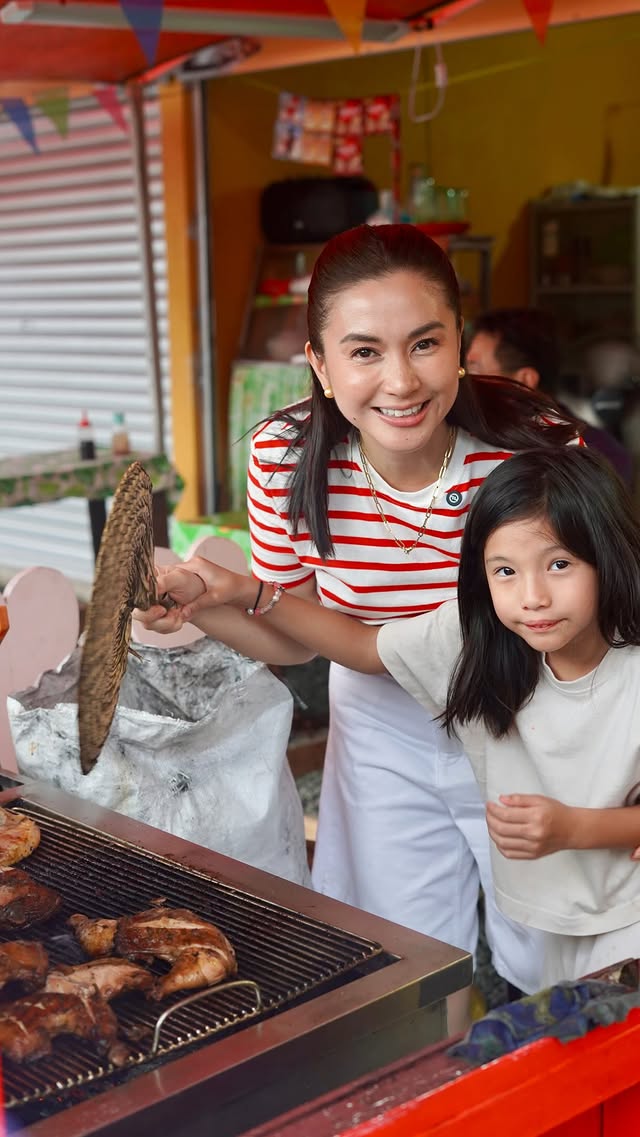 @chikachicksph is now open in Bagtas, Cavite!!! 👏🏼👏🏼👏🏼 all chicken 🐔 absolutely no pork 👏🏼👏🏼👏🏼 by @marieltpadilla