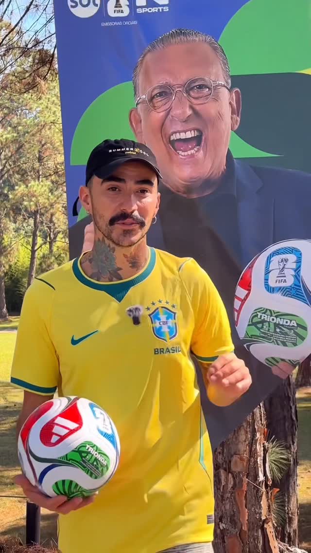 🚨🛸ALERTA INTERGALÁCTICO 🛸🚨

Depois de muito mistério, a mensagem finalmente foi decifrada. 👽

Os sinais vieram de longe para lembrar a humanidade de um momento histórico que está chegando….

A Copa do Mundo com Galvão Bueno é só no SBT! 🎙️⚽

#Copa2026NoSBT #GalvãoNoSBT #ACopaQueOBrasilQuerVer 
#CopaDoMundoFIFA2026
#SBT Publi