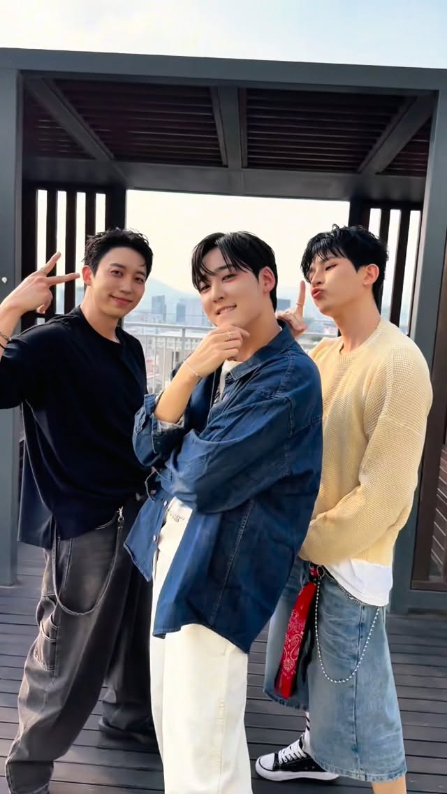 SHINSEKAI with @ux1_official 💙✨
@produce101japan_official 日プのファイナルに向かってUX1のメンバーたちと一緒に新世界へ！🕺🕺🕺

LET’S GO SHINSEKAI! LET’S GO UX1!!! Make sure to tune in to the live finale show on June 6th!
新世界もUX1もFIGHTING!!! 応援よろしくお願いします🫶🏻
@mnetplus_official @lemino_official 

#PRODUCE101JAPAN新世界 #UX1 #KEVIN #HOON #KISEOP
