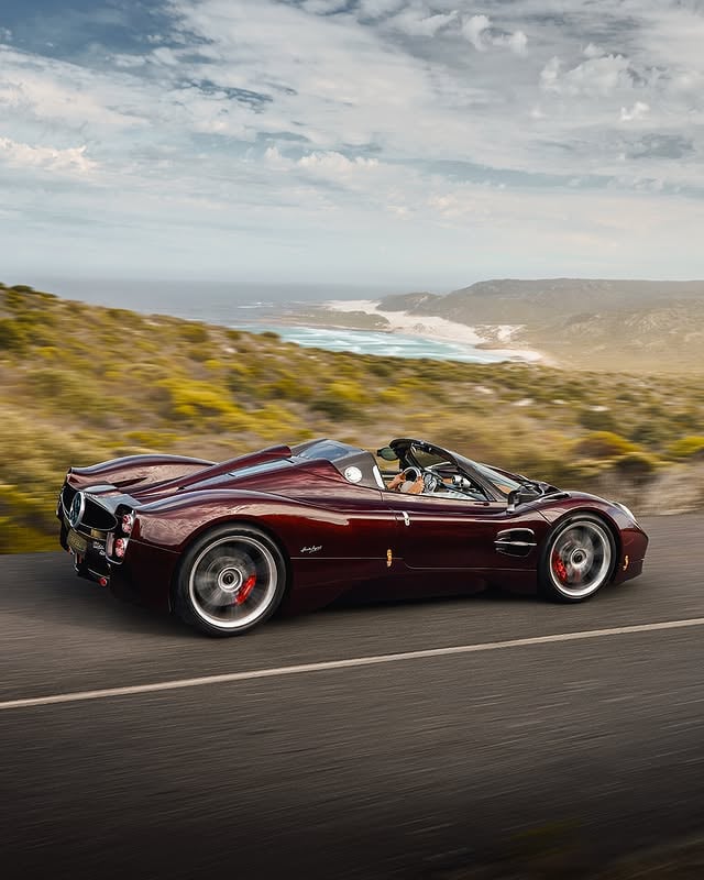 We returned to Africa, where the dramatic cliffs of Cape Town meet the Atlantic. Can you hear the sound of the waves joining that V12 soundtrack?

Courtesy of @daytona_za 

#Pagani #PaganiAutomobili #UtopiaRoadster