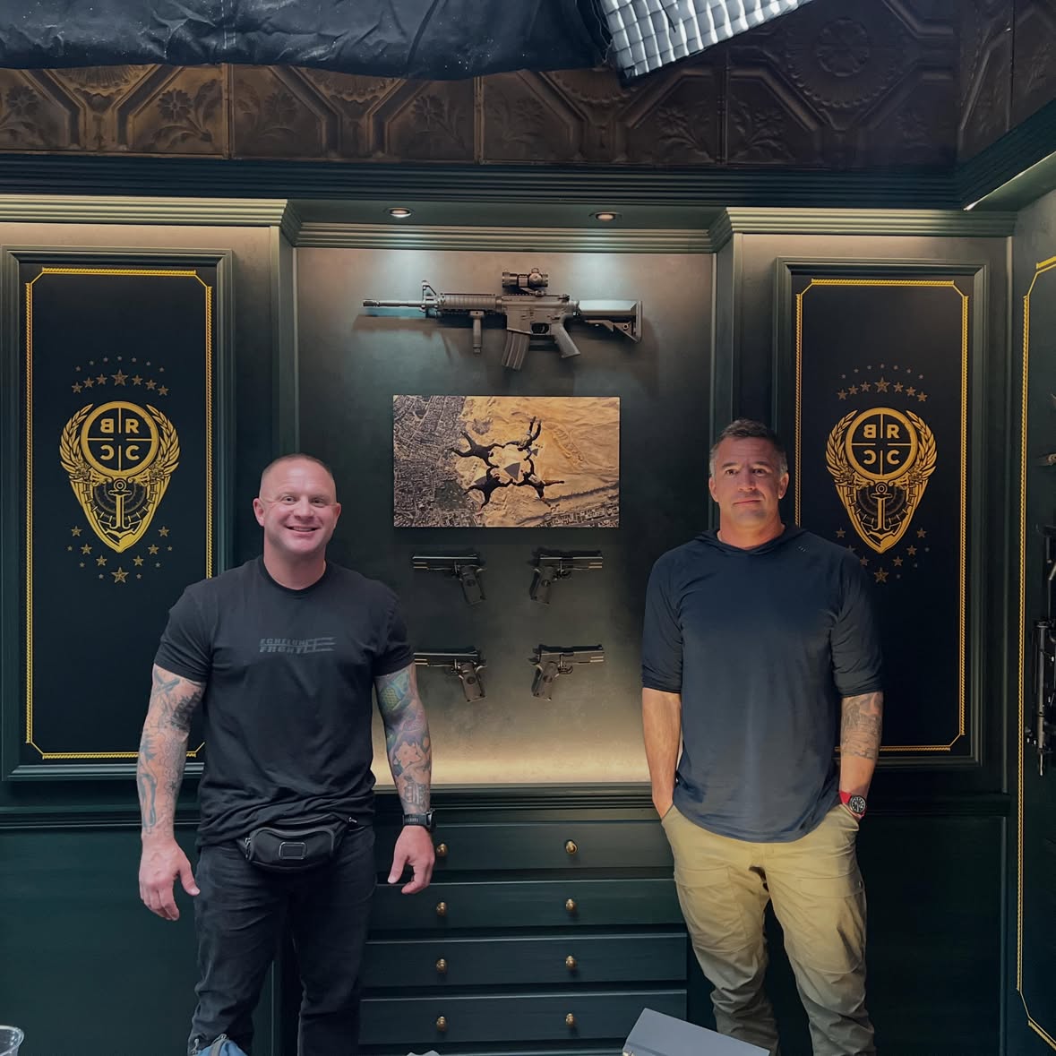 Thank you to my Frogman Brother @andystumpf212 for the opportunity to be a guest on the @clearedhotpodcast and just be able to sit down and talk about how important Leadership is in all aspects of life. 
What @jockowillink and @leifbabin wrote about in Extreme Ownership, what they built, and what we do at @echelonfront and how it applies to all aspects of life. 
How it’s important to stay connected with your old teammates and help facilitate opportunities for people to work through stuff in life. 
How it’s important to take Ownership over all these things and the necessity of putting in the work daily.