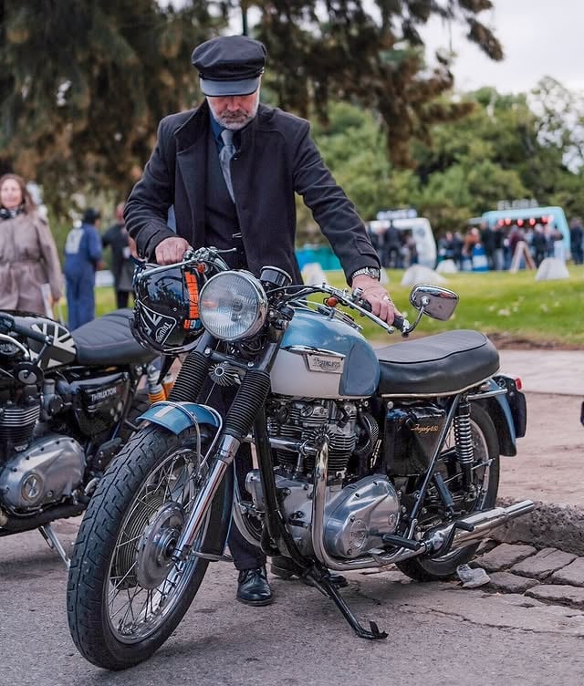 On classic rides and suited style, they soared through the streets of Tokyo, adding flair to a movement with purpose. May 16th, 2027 awaits - ready to make a difference in men's health?🌎 Tokyo, Japan 📸 Kenji Tanaka @kenjit.photog#gentlemansride #dgr2026 #ridedapper #menshealth by @gentlemansride