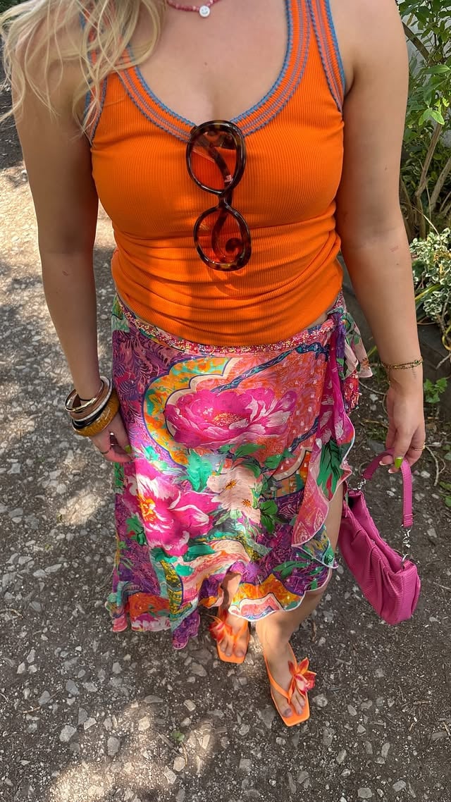 cool girl/colourful girl summer outfit inspo (go hand in hand .. 🤏🏼) #colourfuloutfit #dopaminedressing #coolgirlstyle #2026fashion #fashiontrends by @hannahlronan