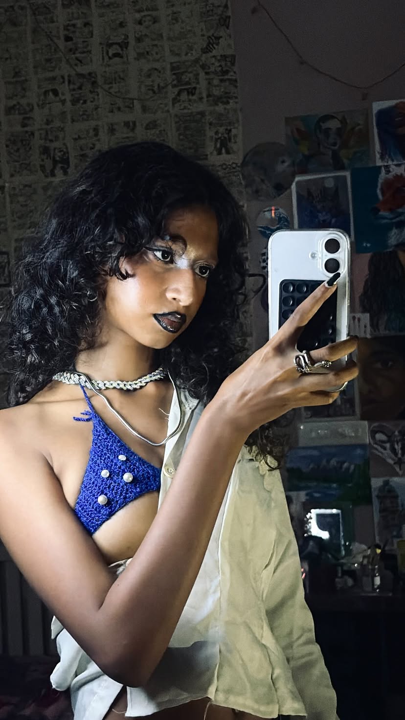 Gangsta kochi🗣️
By @40444.04 
#instagram #reels #trend #explore #fyp 
Transition, makeup, glitter, sparkle, blue, bikini, gangsta kochi, capcut, edit, slow, curlyhair