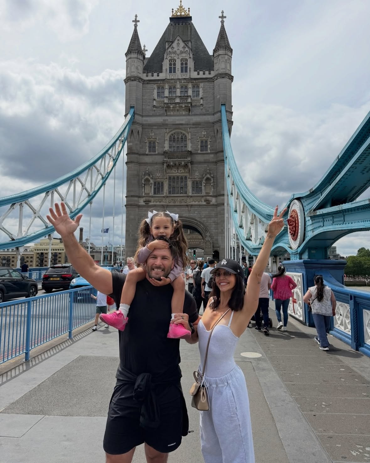 Cheers to my first festival all the way across the pond! 🇬🇧