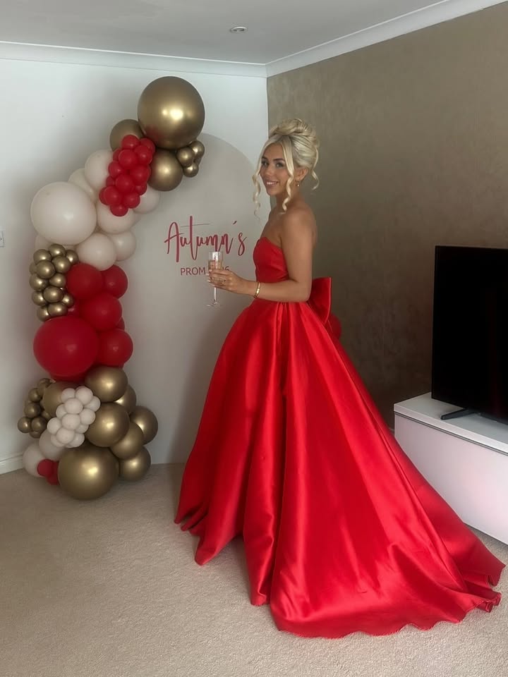 End of an era❤️✨🥂
@dejaeliteboutique