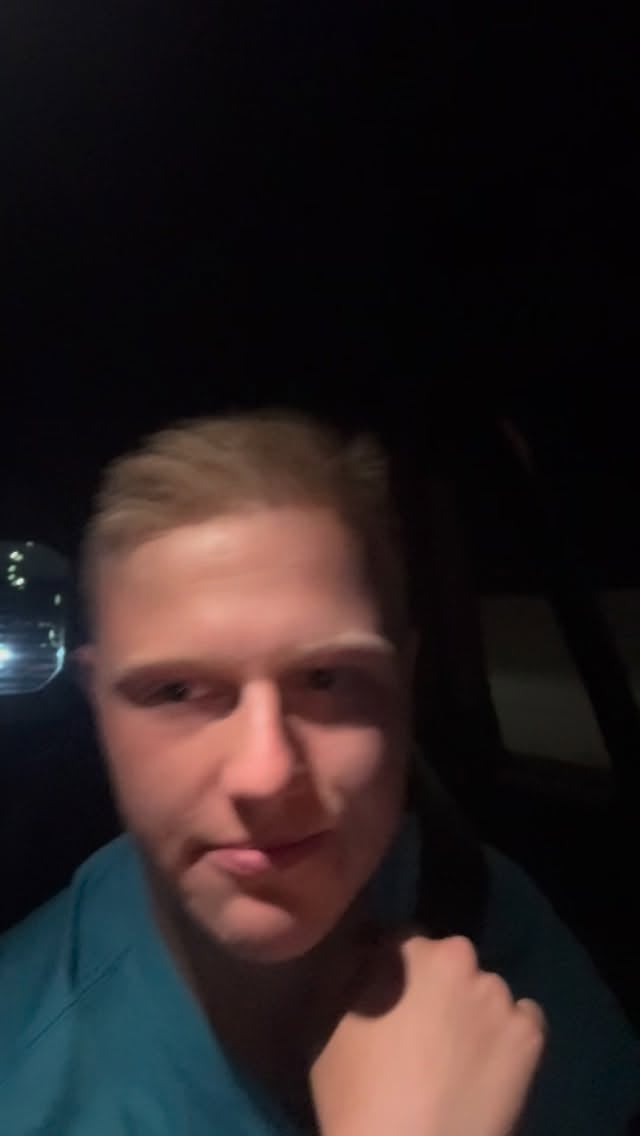 Hallå vi har roadtrip men Viggo behöver hjälp! Ljud PÅ!!! Vem är artisten / vad heter låten??? by @mansmoller