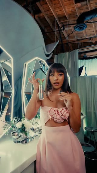 This or That with Diamond Sleek star @_xochitl.gomez ✨💎 

#garnier