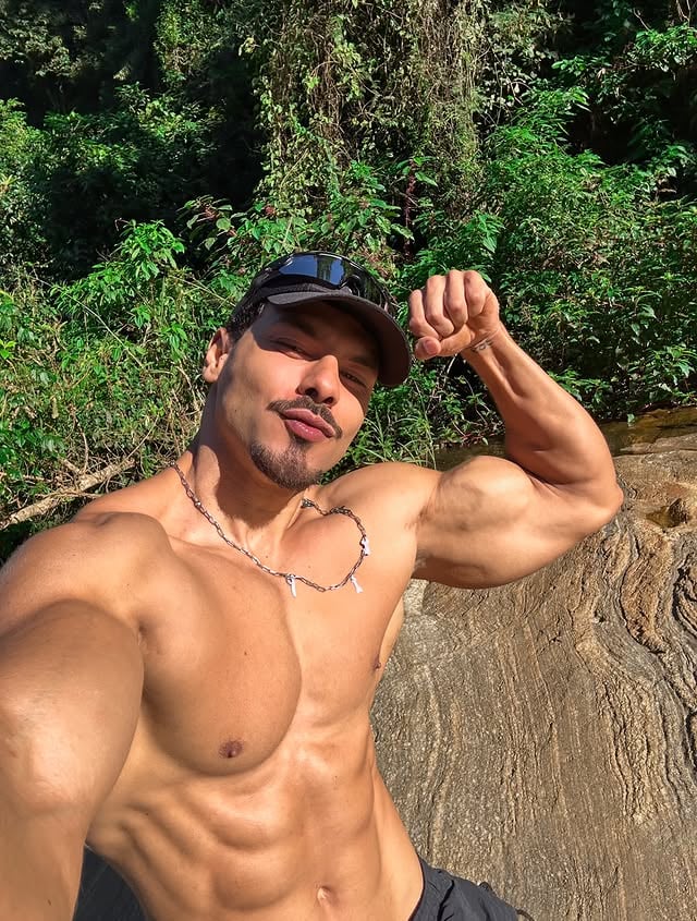 Gosto muito ❤️🌊🍃...#shape #cachoeira #fitness #boysfitness #treino by @gabrielrenatop