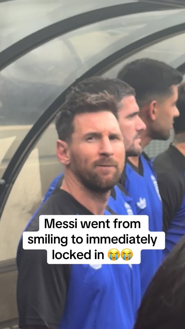 That head turn 🤣