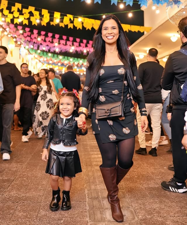 Vivendo a magia do São João com quem faz meus dias mais felizes. by @vanessa_raqueloficiall