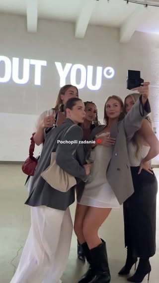 #TheTable sa presťahoval z Prahy do Bratislavy 🤩 a WOW Bratislava, tvoj štýl nás ohromil 🫶🏻 #AboutYou by @aboutyou_cz_sk