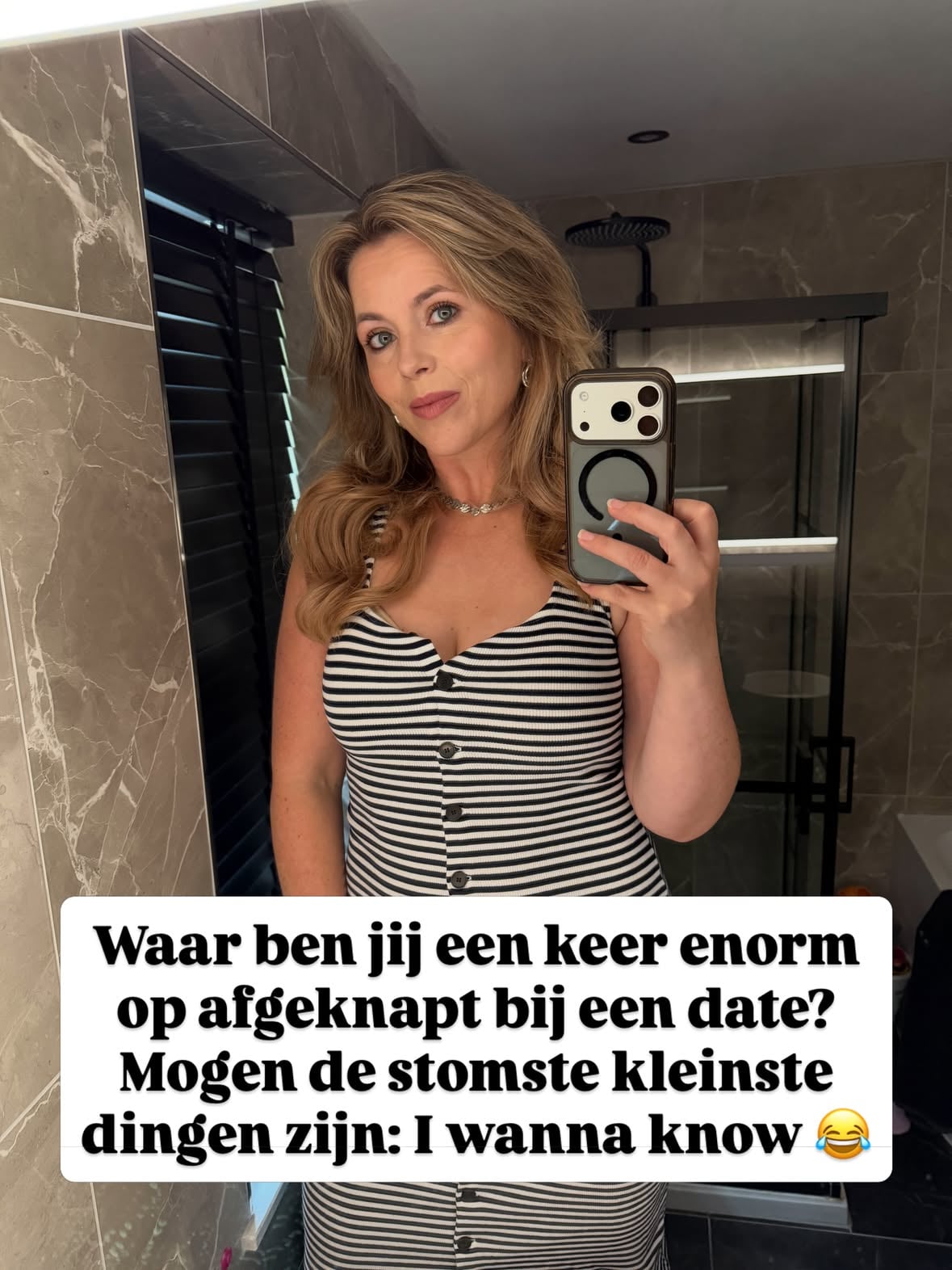 Let's go in the comments! 😅😅😅 
Ik ben een keer afgeknapt bij een eerste date, voordat we elkaar überhaupt gezien hadden, op de vraag 'is een joggingbroek ook geoorloofd?' Toen hij het tijdens de date ook nog 'chill' vond om het alfabet op te gaan boeren, dacht ik: dit had ik kunnen weten 😅Nu jullie!