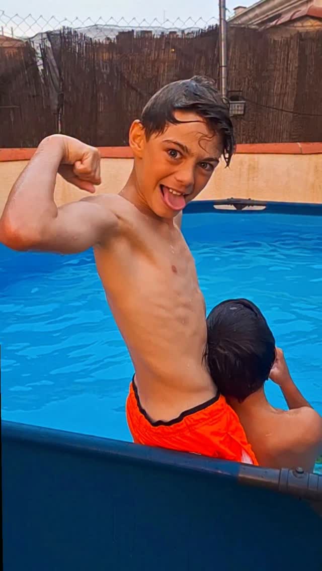 #dylan #verano #calor 
#piscina