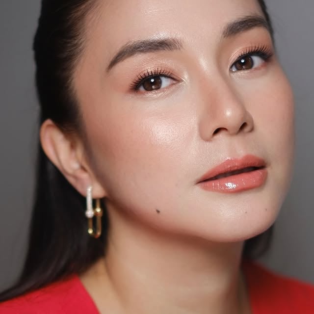 @marieltpadilla ✨Makeup @ann.tinaj Hair @phray_payek #anntinajmakeup by @marieltpadilla
