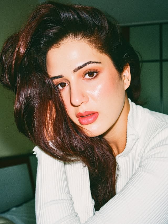 Deep ocean eyes, carrying stories they never tell. 🧜🏻‍♀️🌊

📸 @shazzalamphotography