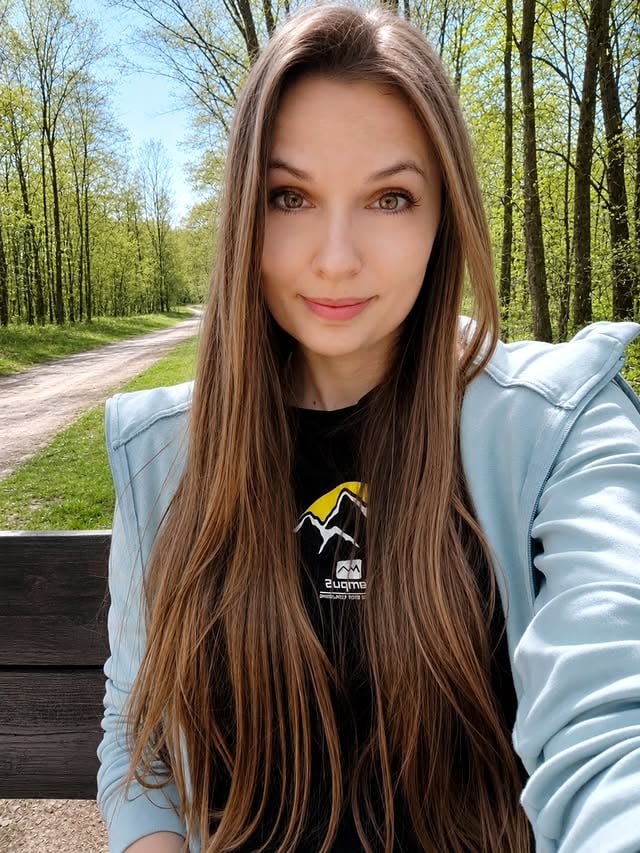 Podsumowanie maja ⬇️

1. Dużo słońca i zieleni🥰
2. Zielone, wiosenne góry 🏞️❤️
3. Trafiłam na fajne wydarzenie
4. Jako fanka musiałam mieć zdjęcie😁 
5. Kaszubskie jeziorko
6. Widok z zamku
7. Blisko morza, czyli trzeba zjeść rybkę 
8. Piękne lasy Parku Narodowego
9. Ta majowa roślinność
10. Jeden pogłaskany, a drugi...
11. Chyba chciał żeby go pogłaskać po brzuszku🤪😂
12. Piękny skansen (będzie post, tak jak i o innych miejscach na Kaszubach i w okolicy)
13. Zabrałam rower w góry
14. A brzuszek na jedzonko 🤪
15. Spełnione następne marzenie 🥰
16. Kocham majowe kolory
17. Majową zieleń
18. Majową roślinność
19. Majowe wycieczki rowerowe
20. A majowe góry i leżenie z widokiem kocham najbardziej❤️

☀️

#photodump #rowerowo #travelgirl #wgorachjestwszystkocokocham #podróże 

Polska, Czechy, Beskidy, Kaszuby, góry, jeziora, lasy, podróże, rower, jedzenie, Poland, Czech republic, travel, mountains, food, lakes, forest, bike, bicycle, cycling