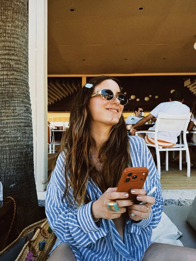 Esto es un sueño 
El sueño es la vida real
La vida es una cancion
Una cancion que va asi ☀️