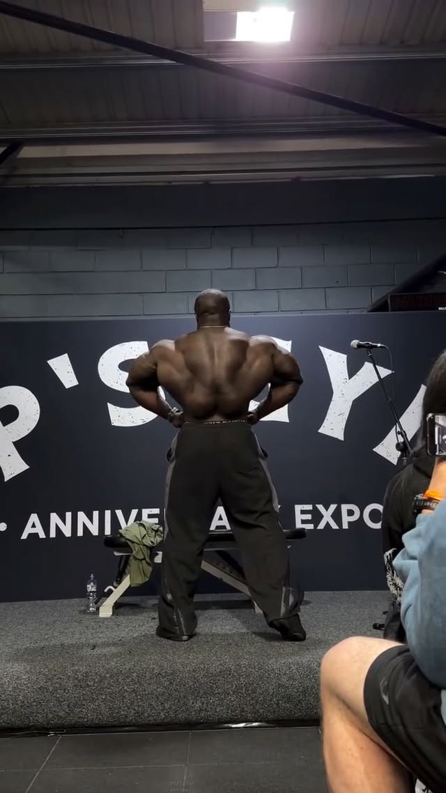 Posing at @jpsgym seminar in Scotland 🏴󠁧󠁢󠁳󠁣󠁴󠁿
.
.
#thenigerianlion #bodybuilding #mrolmpia #19
.
.
@myprotein SAMSON
@gymshark SAMSON10
@marekhealth SAMSON
@cimerian_usa