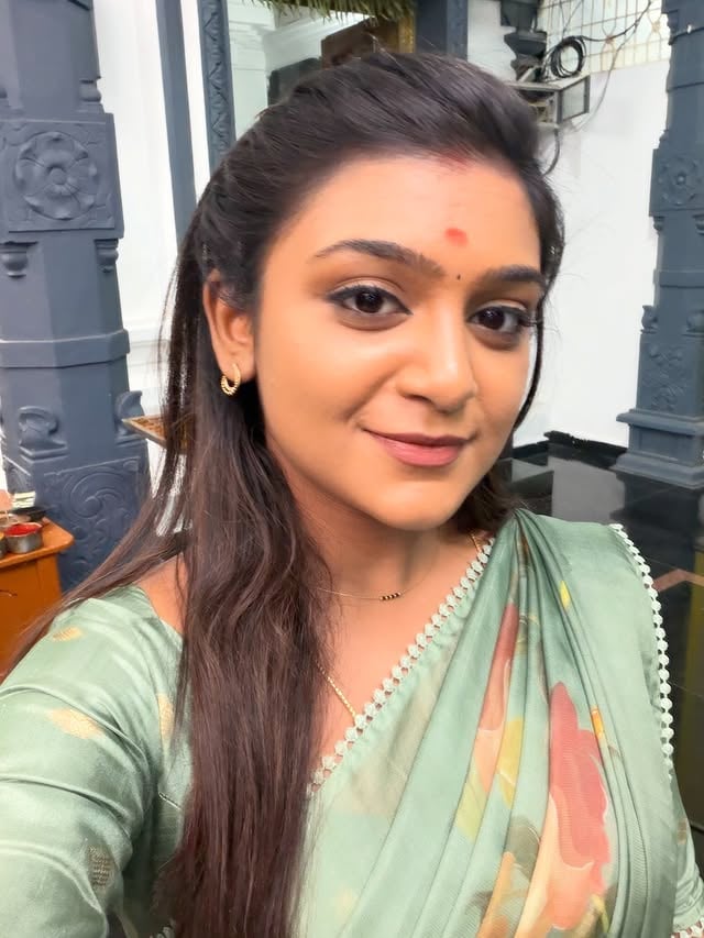 Temple + moonlight = peace. 🌺🤍🙏🏼

#shootdiaries #peace