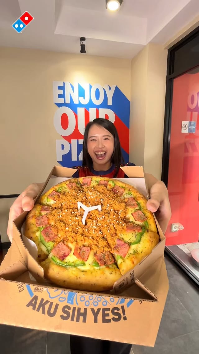 AUTO CUAN buat nobar ‼️🍕 Buruan claim PAPI DUO cuma 50rb/pizza di Domino's App. Download & klaim kode ini: OLO2MP80📱Andai semudah ini kalo lagi pengen pizza... Dah buruan order melalui #DominosAppAja! 🔥 by @dominos_id