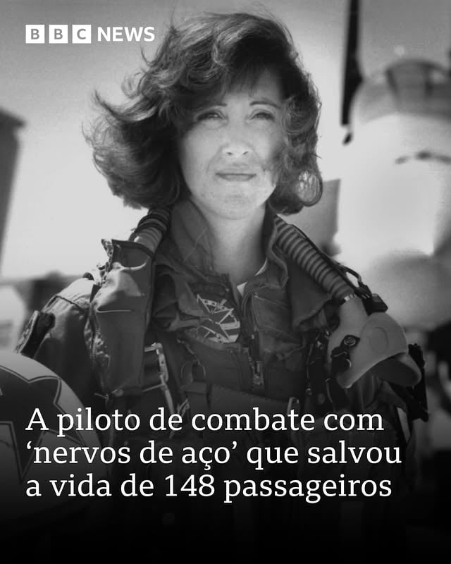 'Sinto muito, mas não recrutamos mulheres'🛬🇺🇸⁠⁠Assim terminou a primeira tentativa de Tammie Jo Shults, para começar uma carreira como piloto de caça. ⁠⁠Perseverante, ela decidiu tentar a sorte em outros ramos das Forças Armadas dos EUA que também operam aviões, incluindo o Exército — onde também disseram que ela não se encaixava — e depois a Marinha, na qual permitiram que ela pelo menos fizesse um teste.⁠⁠Meses depois, com a cabeça raspada, ela fazia flexões na Escola de Candidatos a Oficiais de Aviação, na Flórida.⁠⁠Ela se qualificou como piloto e se tornou instrutora, especializando-se em "voos fora de controle". Mais tarde, ao lado do marido, também militar, largariam as fardas e passariam para o setor de avião comercial.⁠⁠Há oito anos, ela pilotava um voo entre Nova York e o Texas quando ouviu uma explosão a 10 mil metros de altitude. ⁠⁠Ela viu parte do motor do avião se despedaçar no ar antes de conseguir pousar a aeronave com segurança, salvando a vida de 148 pessoas. ⁠⁠ Leia a história desta mulher extraordinária na BBC News Brasil. O link está na nossa bio: @bbcbrasil⁠⁠(📸: Tammie Jo Shults/ Getty Images)⁠⁠#bomdia #mulheres #piloto #aviação #bbcbrasil by @bbcbrasil