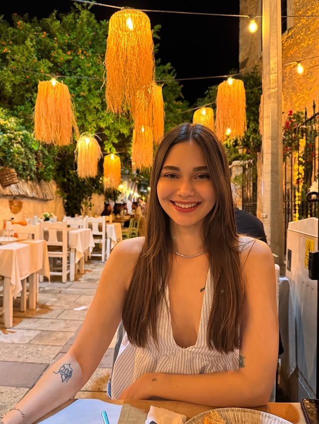 Fotoğrafa karar veremeyip hepsini atan o kızsındır 🤭🤭