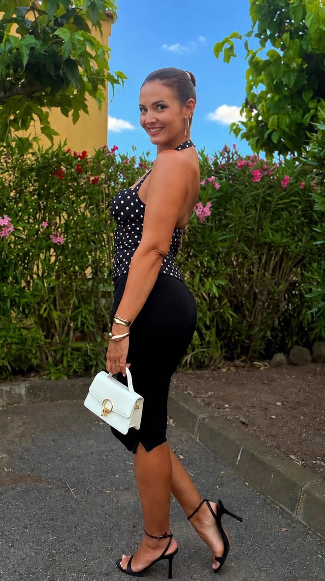 Petit look du soir 🖤🤍 Tu valides ? 😌✨

#oodt #nightout #lookoftheday