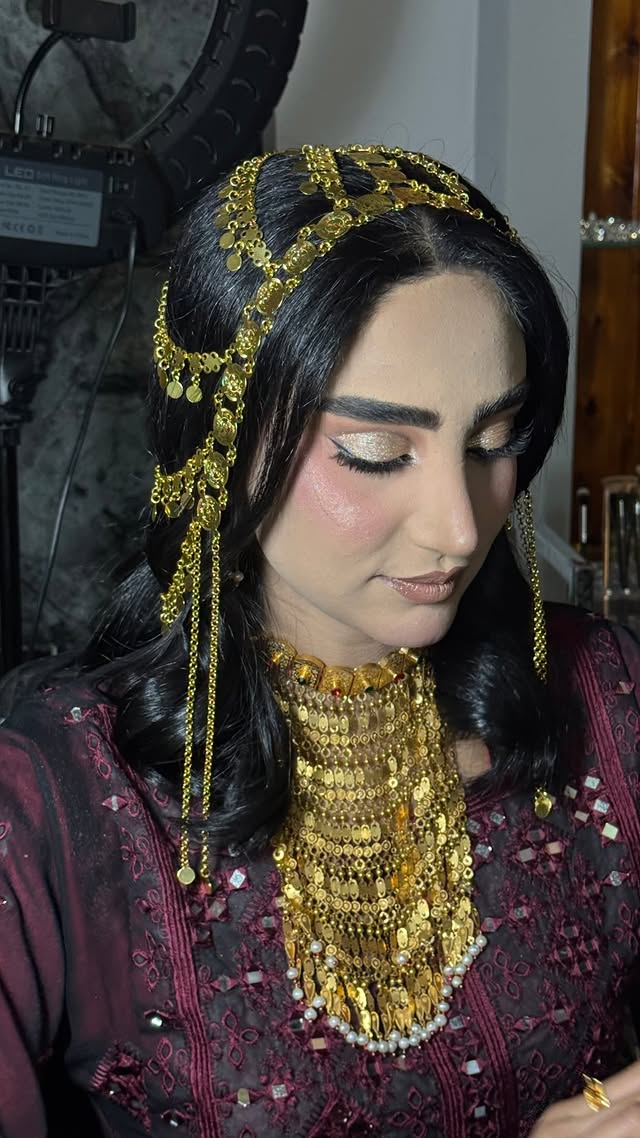 ⁨	میکاپ عربی برای نگار قشنگم ، مراسم حنابندونش ♥️✨

#میکاپ_عربی #استایل_عربی #حنابندون⁩