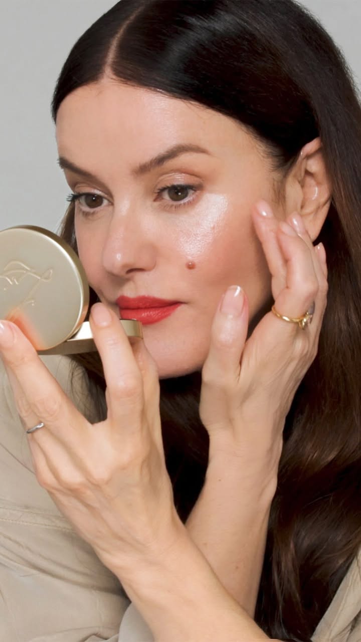 Your Marilyn moment 💋 Make-up artist and renowned vintage cosmetics collector @lisaeldridgemakeup just launched the Lisa Eldridge x Marilyn Monroe collection. Try lipsticks inspired by the shades Marilyn actually wore, and the Elevated Glow Balm Concentrate that emulates her legendary glow.

Shop the collection exclusively at Selfridges, and at Selfridges London and Birmingham.

Archive image credit: @samshawphoto (c) Shaw Family Archives