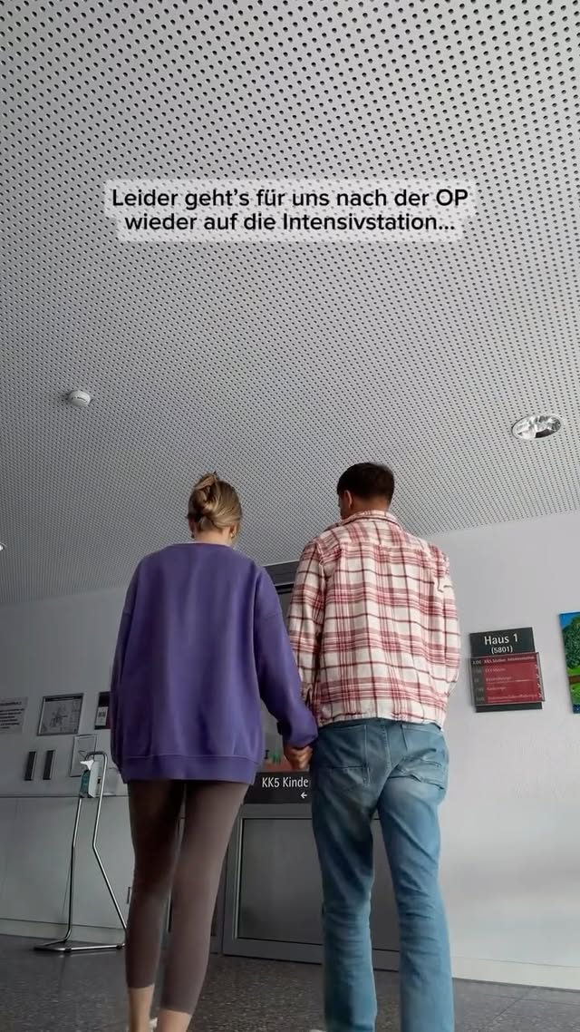 💔 Es ist genau der Fall eingetreten, den wir eigentlich vermeiden wollten. Zurück auf die Intensivstation, wo wir uns über Monate raus gekämpft haben. Das bricht uns das Herz. Wieder alle Schläuche, Alarmtöne, Beatmung, etc. 
Leider wirft die Leistenbruch OP Leo zurück.
Das tut weh. Sehr weh.
Wir sind uns aber sicher und schenken den Ärzten allen Glauben, dass es bereits die Tage direkt wieder aufwärts geht.
#familienleben #frühchen #kind #krankenhaus #elternsein