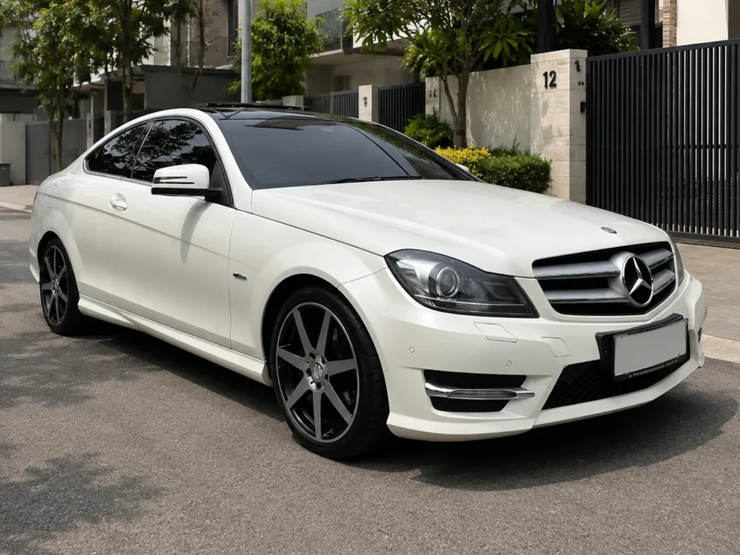 Jual Mobil : Mercedes Benz C250 Coupe AMG Line Year 2011ODO 29.XXX Miles Automatic Transmission Panoramic SunroofElectric SeatCruise ControlSpeakers by Harman Kardon TAX 11.2026Full Paper PRICE : 375.000.000 NEGOTIABLEWHATSAPP : 085894464783#garasiklasik #jualc250coupe #jualmercyc250coupe #jualmercycoupe #jualmobil by @garasi.klasik