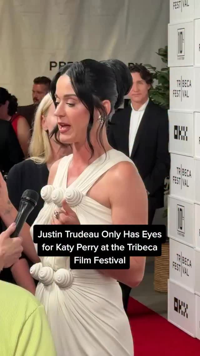 #JustinTrudeau appeared captivated by #KatyPerry at the Tribeca Film Festival. 🤭