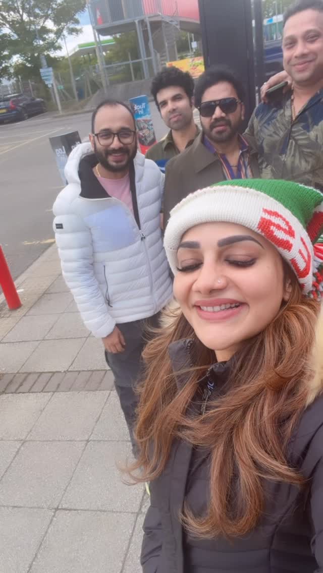 😊😊😊Team♥️ by @rimitomy