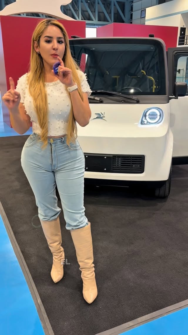¿Y si el próximo auto que transforme la movilidad en México no viniera de Estados Unidos, Europa o China, sino del talento mexicano?

Así nace Olinia, el primer auto eléctrico desarrollado con participación del IPN, el Tecnológico Nacional de México y centros de investigación del país.

Mientras muchos decían que México solo podía ensamblar tecnología extranjera, hoy apostamos por crear la nuestra.

Olinia llegará en 2027. La pregunta es: ¿seguiremos importando innovación o la construiremos aquí?
