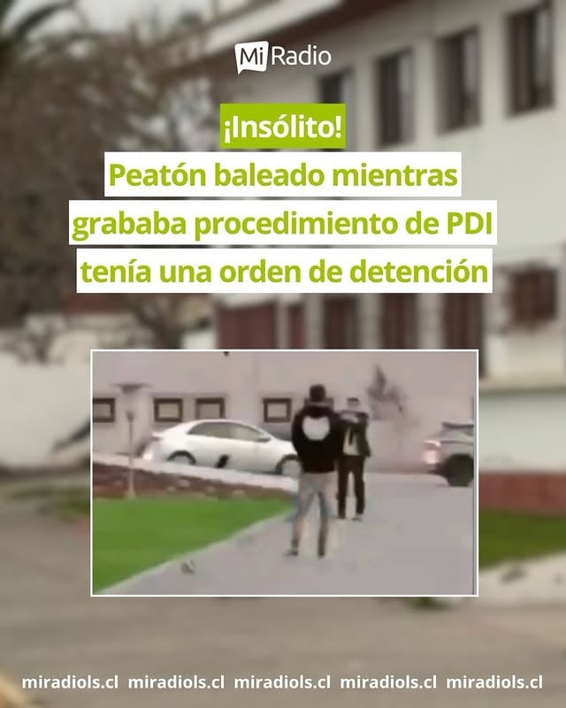 Nuevos antecedentes reveló la Policía de Investigaciones de Chile respecto del procedimiento policial ocurrido la mañana de este martes frente al Complejo Policial de La Serena, donde dos personas resultaron heridas a bala.

Según informó la institución, todo se originó cerca de las 07:49 horas, cuando un sujeto llegó hasta el frontis del recinto portando un arma de fuego y efectuó un disparo. En ese momento, detectives que se encontraban en el lugar intervinieron de inmediato, ya que el individuo habría mantenido una actitud de amenaza y no acató las instrucciones policiales.

Ante la situación, uno de los funcionarios hizo uso de su arma de servicio para neutralizar la amenaza.

Durante el operativo, una segunda persona que se encontraba en el lugar grabando el hecho con su teléfono celular también resultó herida a bala. Ambos lesionados fueron trasladados al Hospital de La Serena, donde permanecen fuera de riesgo vital.

La controversia aumentó durante las últimas horas, luego de confirmarse que el hombre que grababa el procedimiento mantenía una orden de aprehensión vigente. Por este motivo, tras ser atendido, quedó a disposición del tribunal correspondiente para su control de detención.

En tanto, el sujeto armado será formalizado por infracción a la Ley de Control de Armas, mientras la investigación sigue en curso para esclarecer completamente cómo se desarrollaron los hechos frente al cuartel policial serenense.