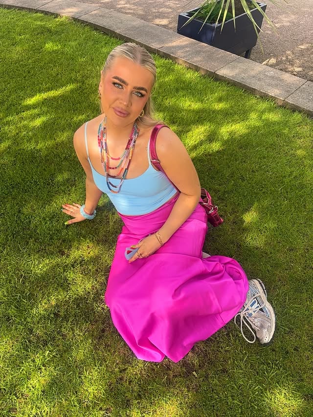 pink to make the girls & 1 boy wink 🩷🌺👙 #pinkaesthetics #pinterestfashion #colourfulstyle #dopaminedressing #summeroutfitinspo by @hannahlronan