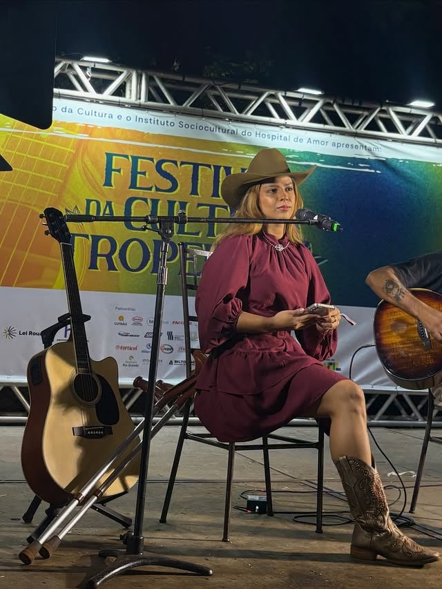 Boots, bling and a whole lotta sass 👢🎙️🇧🇷✨Fotos do primeiro dia de @rodeiopelavida 03/06.Resgatando as raízes e fazendo história no rodeio. Primeiro ano de palco da cultura tropeira foi mais que shows, foi um propósito cumprido! Obrigada a todos os envolvidos por fazerem essa festa linda com a gente! ...#rodeio #rodeiopelavida #sertanejouniversitário #sertanejo #barretos by @tarcianaalencar