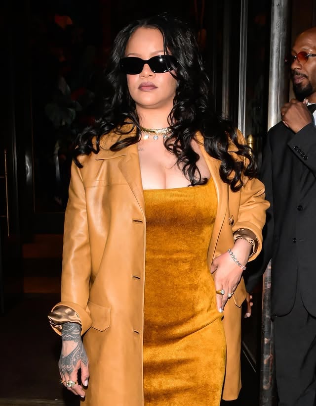 There’s not a single color in the world that #Rihanna can’t pull off. 😍📷: Raymond Hall/GC Images