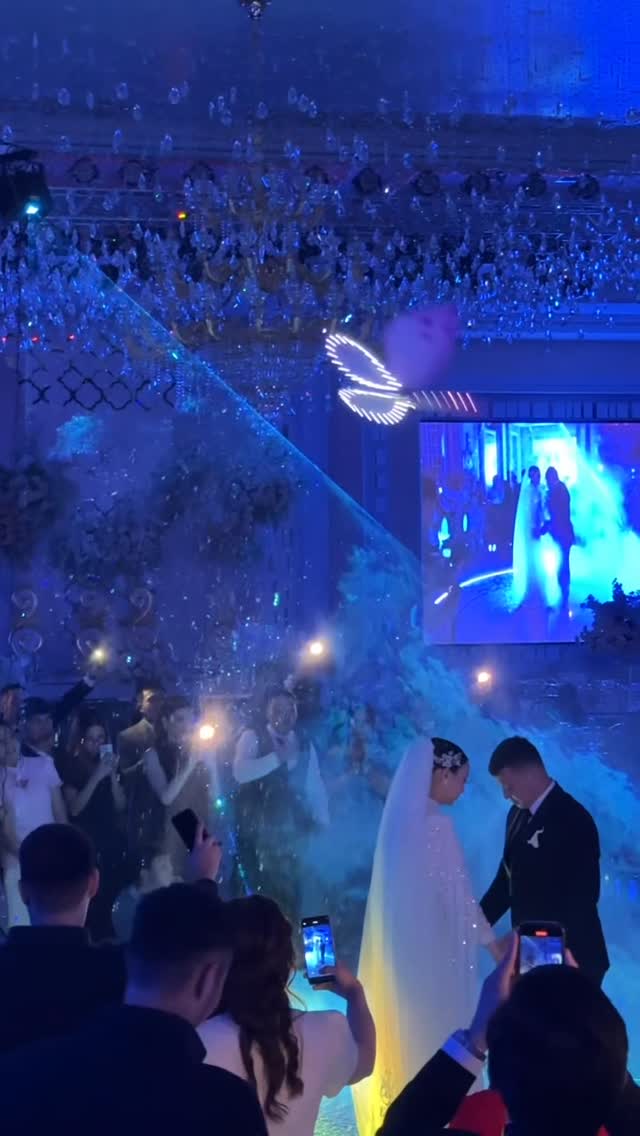 🦋 Нағыз көбелек сияқты ұшады!Керемет көрініс, ерекше эмоция және ұмытылмас әсер. Ұшатын көбелекпен әр сәтті ерекше ет! ✨ 📲8(708) 595 1754