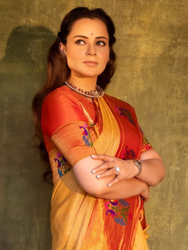 Playing a Marathi mulgi in #bharatbhagyavidhata 
For Delhi premier chose my fav Paithani ♥️