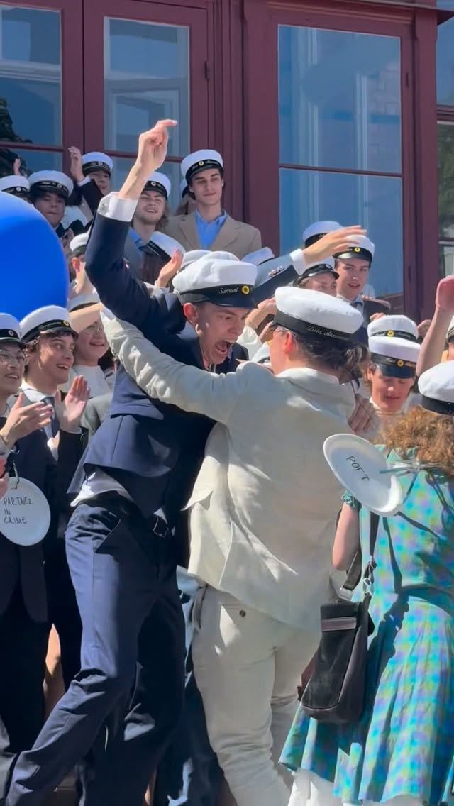 Samuel tar studenten - Tuta ! @samuelfalkner_ ❤️🙌❤️. Önskar dig all lycka i livet kompis 💥💥💥 by @mansmoller