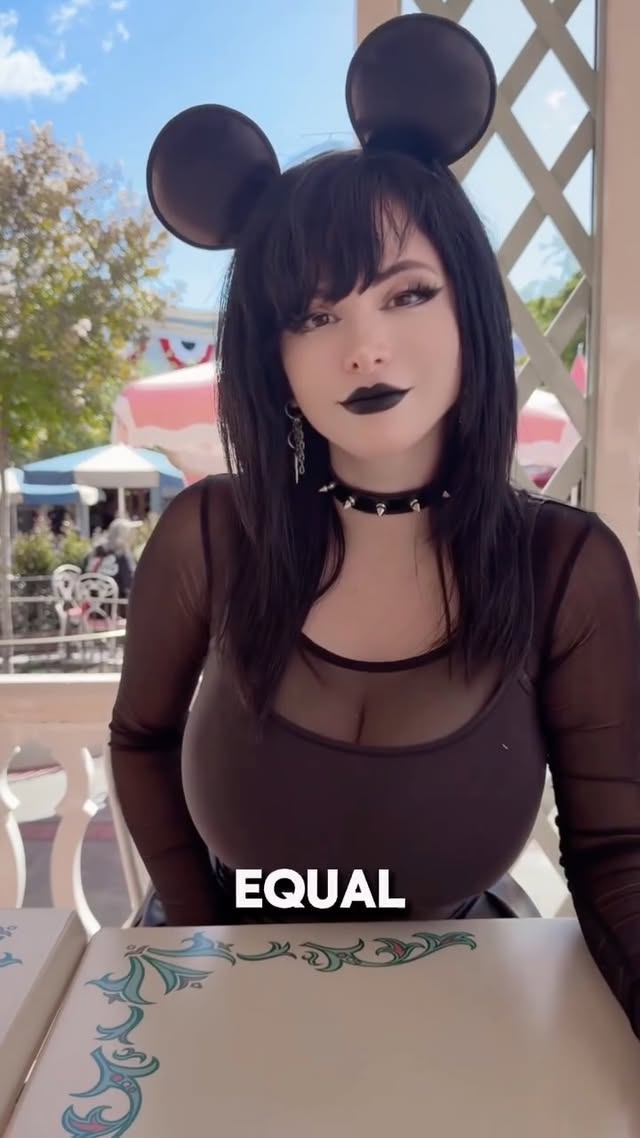 Ummm I think I won this one #goth #disneyland #gothgirl #starwars by @pinkchyuwu
