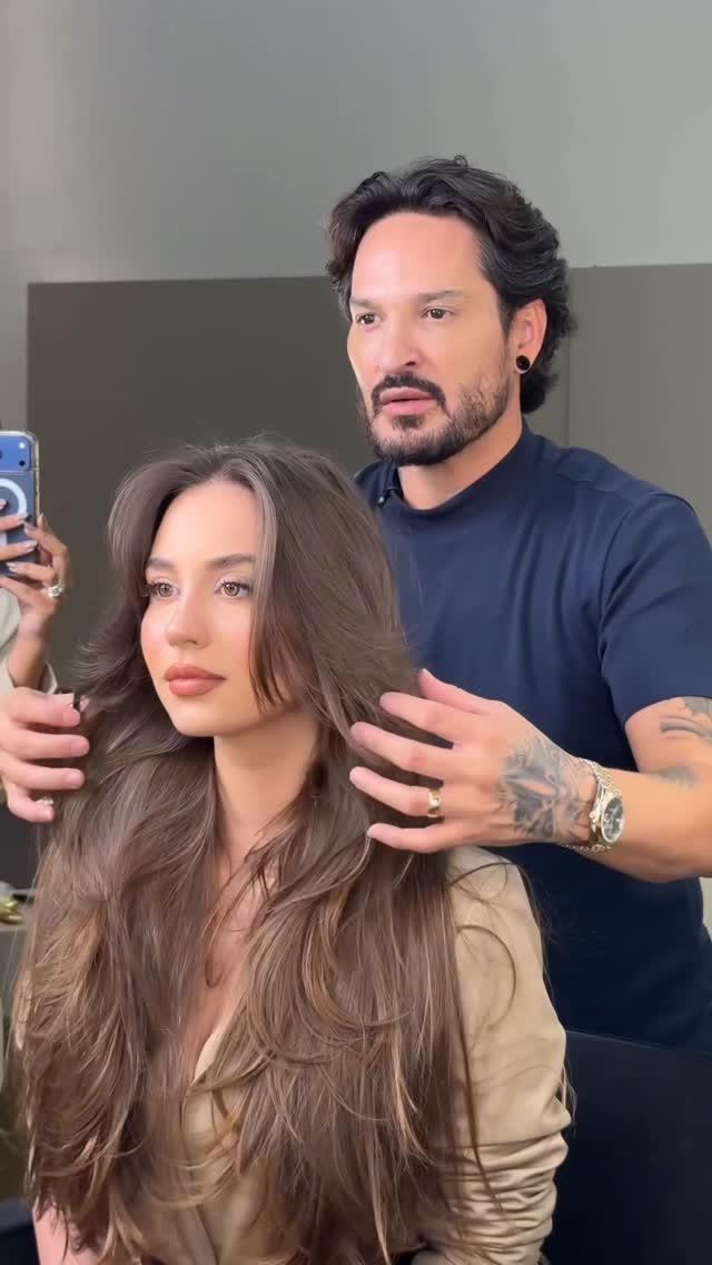 new hair, new era 

@francielysouzaoficial 💄
@robson_souza 💇‍♀️